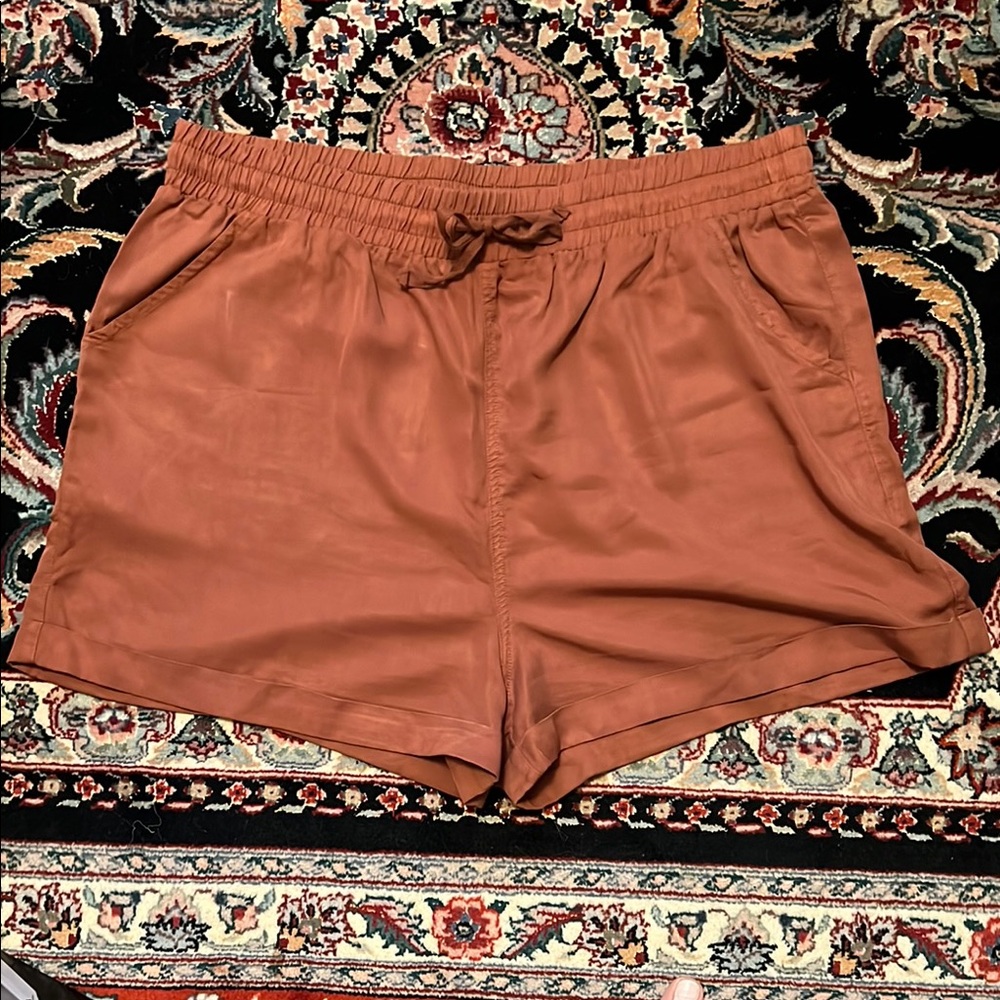 Universal Thread Women's Brown High Waist Elastic Drawstring Shorts Size XL